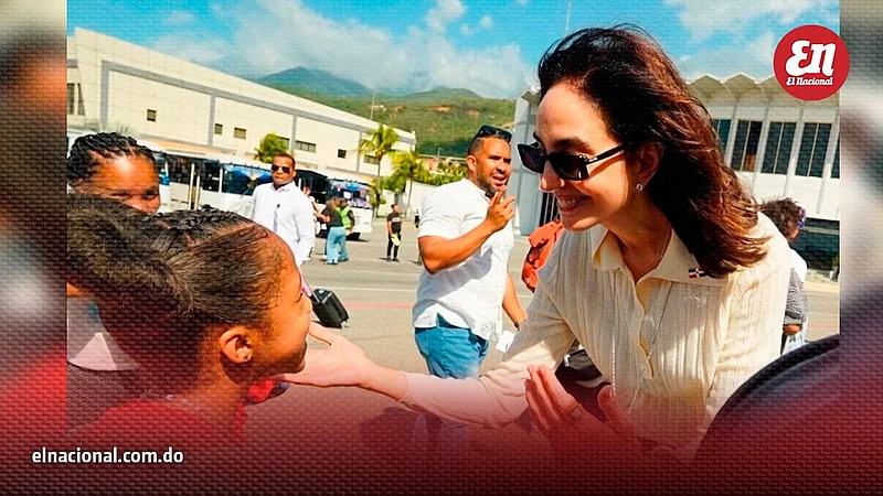 Hermana del Presidente encabeza regreso de 65 dominicanos afectados por sismos en Venezuela