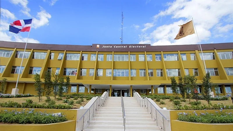 JCE elimina restricciones de mes de nacimiento para renovar la cédula en fines de semana y feriados