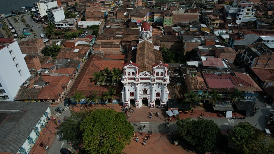 El defensor del Pueblo se ofrece como mediador ante alza del pasaje urbano en Santiago