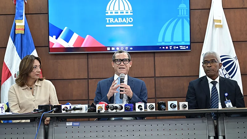 Ministro de Trabajo recibe propuesta para no discriminación de empleo por edad