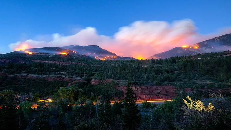 Muere piloto al estrellarse aeronave que combatía fuego en Colorado