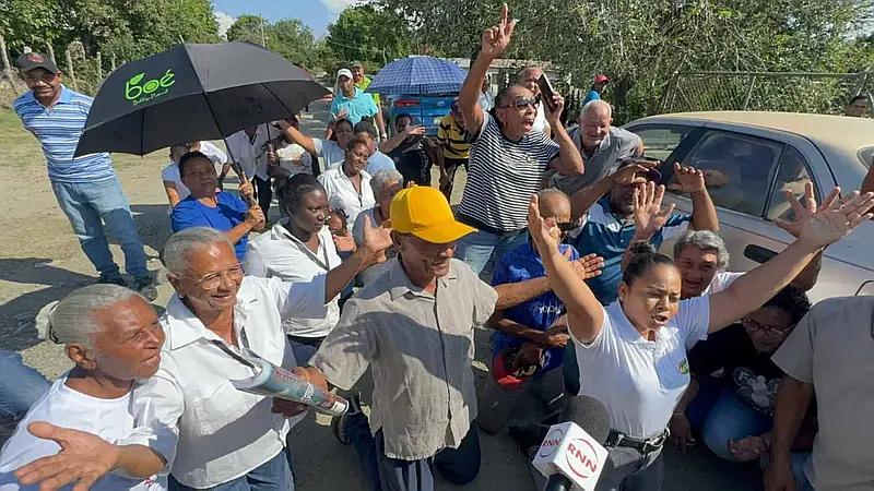 Entre polvo y lodo, comunidades de Aminilla en Dajabón reclaman la terminación de sus caminos