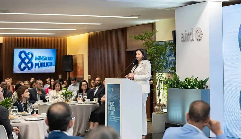 Yeni Berenice asegura a empresarios del Sur que el nuevo Código Penal no disolverá empresas formales