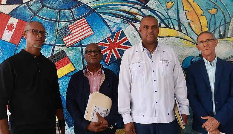 Poeta de Barahona lidera llamado a artistas del Sur a solidarizarse con Cuba