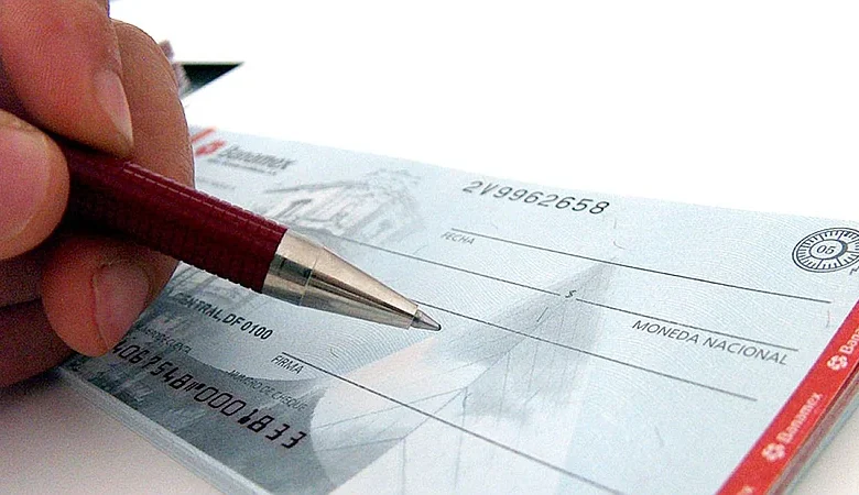 Cheques pierden terreno en Barahona: Sur se adapta a pagos digitales con menos operaciones