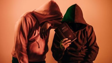 ¿Cómo explicar la Biblia a un alienígena? Un análisis que invita a la reflexión