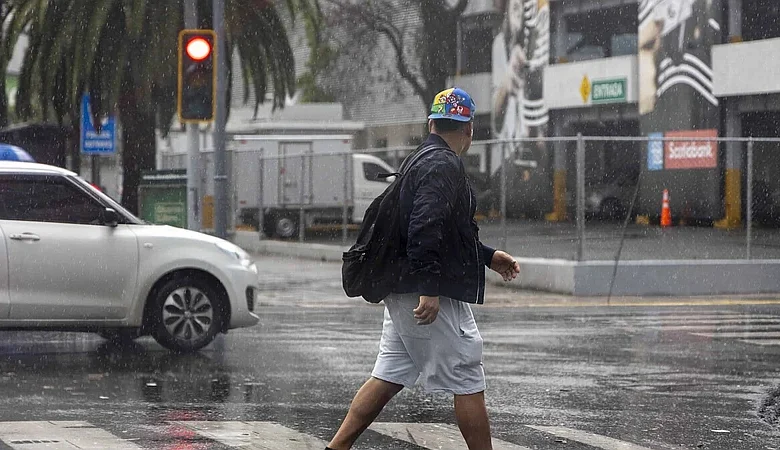 Calor sofocante y lluvias intermitentes marcan el inicio de semana en varias provincias