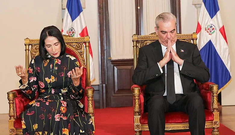 Presidente Abinader convierte la fe en acción: pide oración por sabiduría, protección y paz