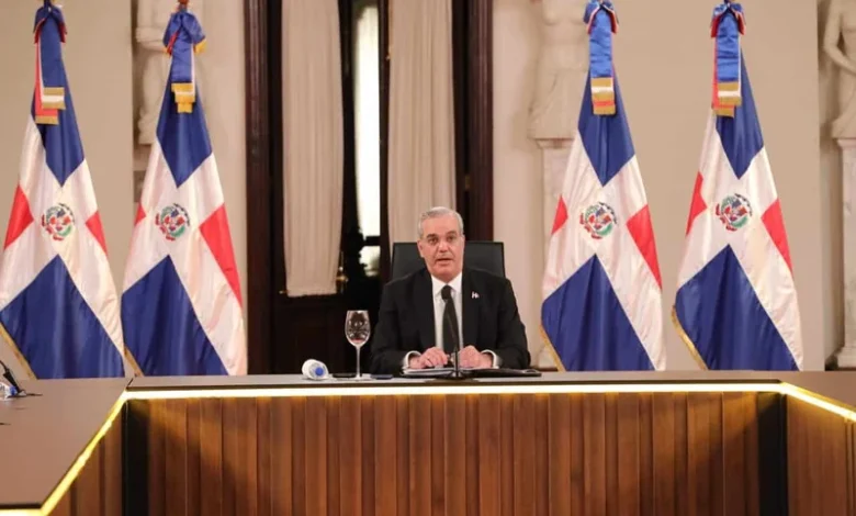 Abinader: Gobierno supervisa comercios chinos y revisa precios declarados en Aduanas