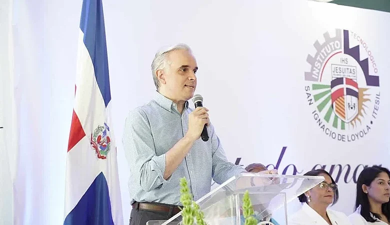 Ministro De Camps: más de 120,000 jóvenes cursan bachillerato técnico; graduación en Dajabón incluye 180 nuevos técnicos