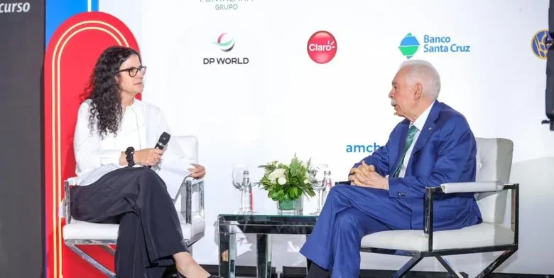 Experto advierte sobre 'trampa de los ingresos medios' y propone reforma educativa con IA