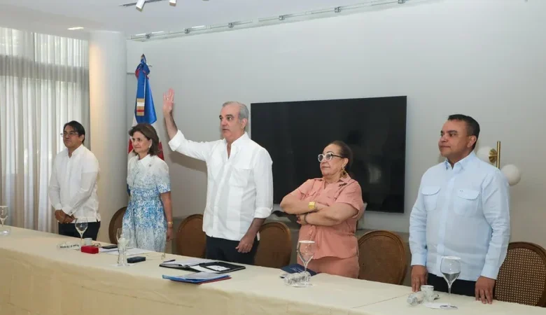 Abinader juramenta voluntariado del Hospital Monte Adentro en Santiago