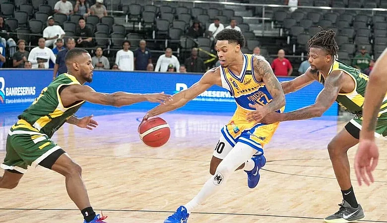 San Carlos presenta cinco pruebas para retener a Eddy Polanco en el torneo distrital