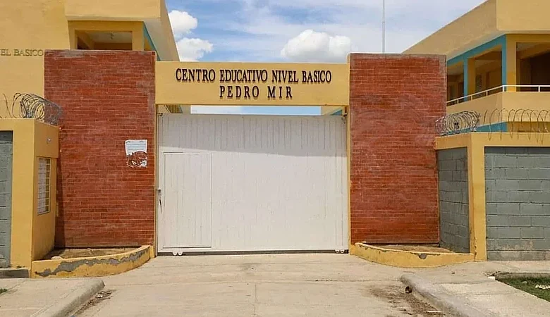 Docencia sigue suspendida en batey Isabela de Tamayo por posible tuberculosis