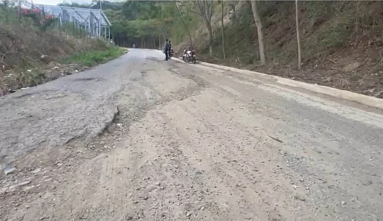 Comunidades de La Sierra en Santiago exigen reparación de carretera y puentes para evitar tragedias
