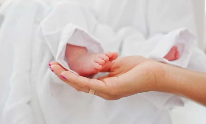 Salud refuerza protocolos en hospitales maternos tras muertes neonatales