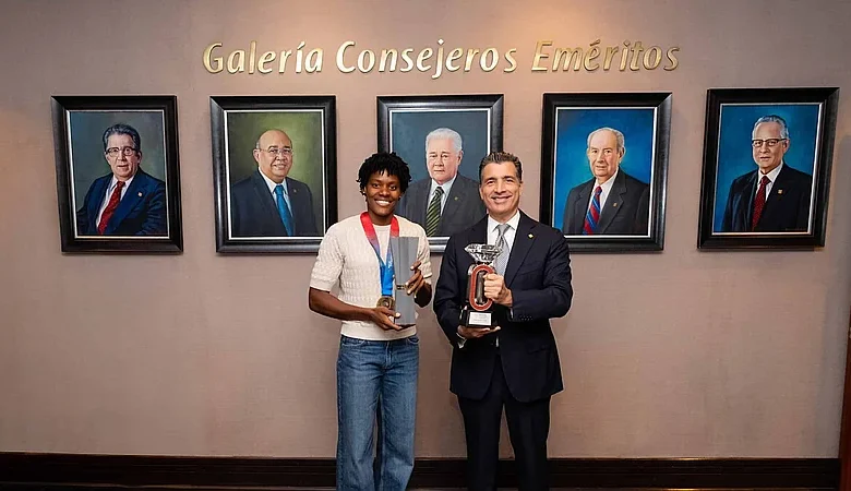 Banco Popular reconoce a Marileidy Paulino por temporada 2026