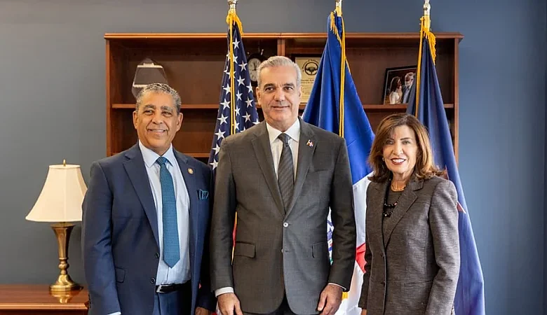 Abinader y gobernadora Hochul refuerzan cooperación en emergencias; delegación dominicana se capacita en NY