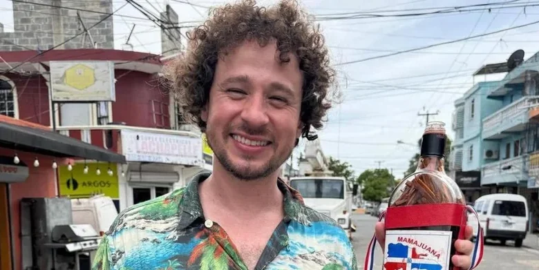 Luisito Comunica elogia la comida callejera dominicana: "una locura"