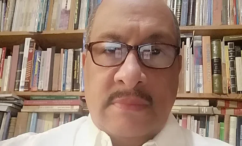 Experto pide a la ADP detallar cambios en libros de texto para un debate educativo serio