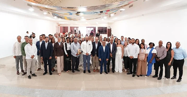 IDECOOP Cibao Sur impulsa relevo generacional con panel de jóvenes cooperativistas
