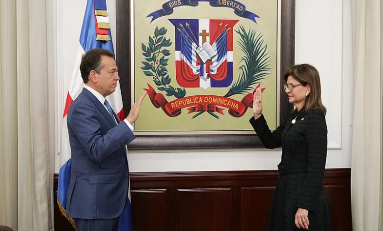 Raquel Peña juramenta a Ito Bisonó en Cancillería: lo que debe saber sobre el nuevo ministro de Relaciones Exteriores