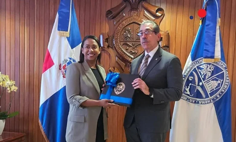 UASD y consulado en Canarias buscan impulsar vinos de Bahoruco y Ocoa con formación en viticultura