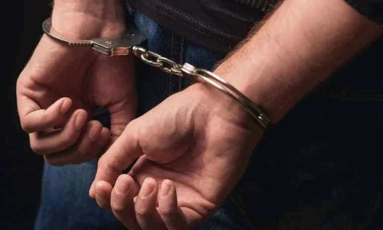 Dominicanos en EE.UU. alertan sobre riesgos legales tras arresto por amenazas a agente de ICE