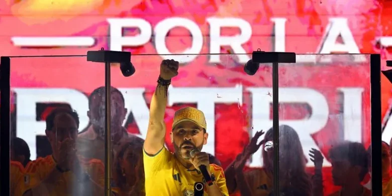 De la Espriella denuncia que grupos armados amenazan a quienes voten por él en el Pacífico