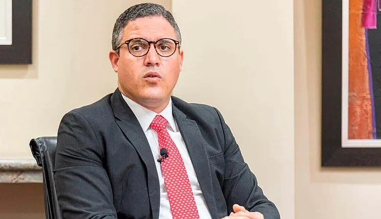 Jean Luis Rodríguez va al Ministerio de Vivienda