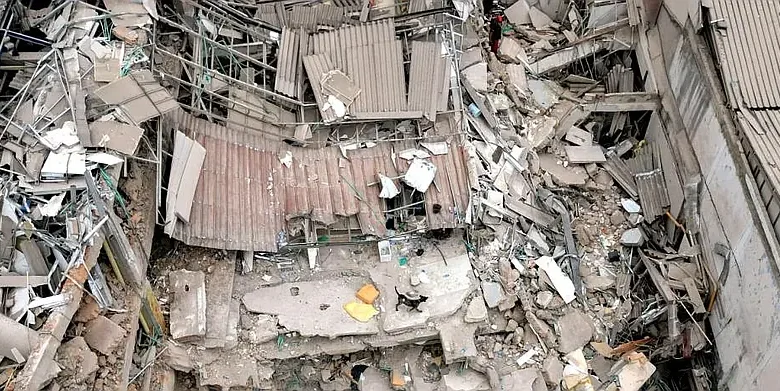 Colombia continúa removiendo escombros de devastador terremoto, con escasas esperanzas de rescates