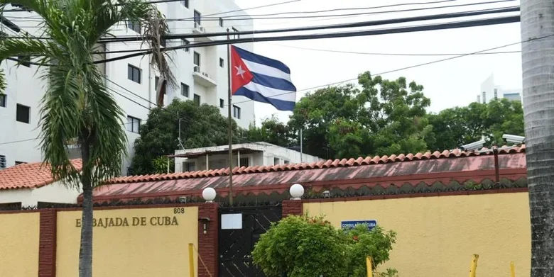 Personal diplomático de Cuba abandona embajada en Santo Domingo desde las 3:00 de la madrugada