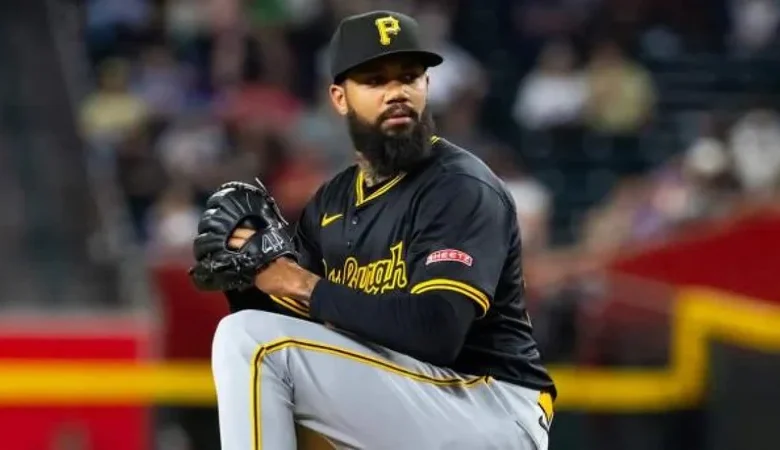 Los Diamondbacks de Arizona seleccionan a Dennis Santana