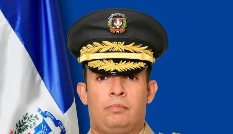 Decretos alcanzaron las fuerzas armadas; Jimmy Arias Grullón, nuevo comandante de ERD