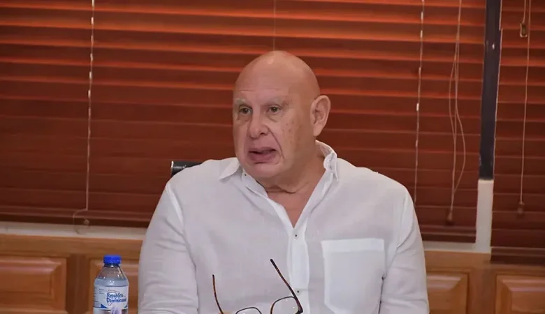 Pedro Catrain califica de "absurdo" elegir a Alexis Victoria Yeb un año antes del periodo senatorial