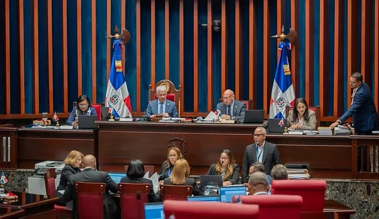Senado aprueba en primera lectura proyecto para regular procesos administrativos