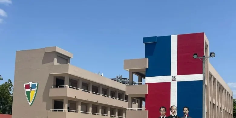 Santiago: Avanzan trabajos de reconstrucción del Politécnico Nuestra Señora de las Mercedes