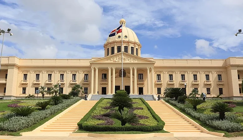Prensa acreditada es excluida de cobertura en el Palacio Nacional
