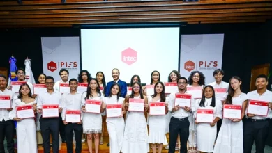 INTEC entrega becas a 22 jóvenes sobresalientes