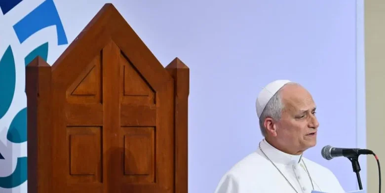 El papa llama en Francia a "perseverar" en la lucha contra las agresiones sexuales