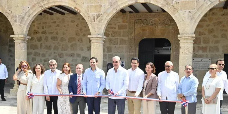Abinader encabeza apertura libre y gratuita del Alcázar de Colón, en la Ciudad Colonial