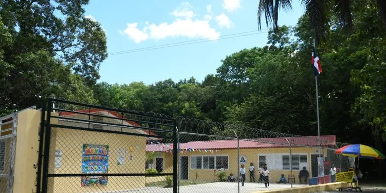 Aulas modulares: 318 espacios que alivian déficit pero no el calor en escuelas