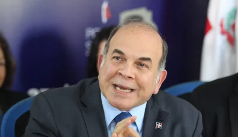 Pelegrín Castillo propone brazaletes electrónicos y servicio obligatorio para combatir la criminalidad