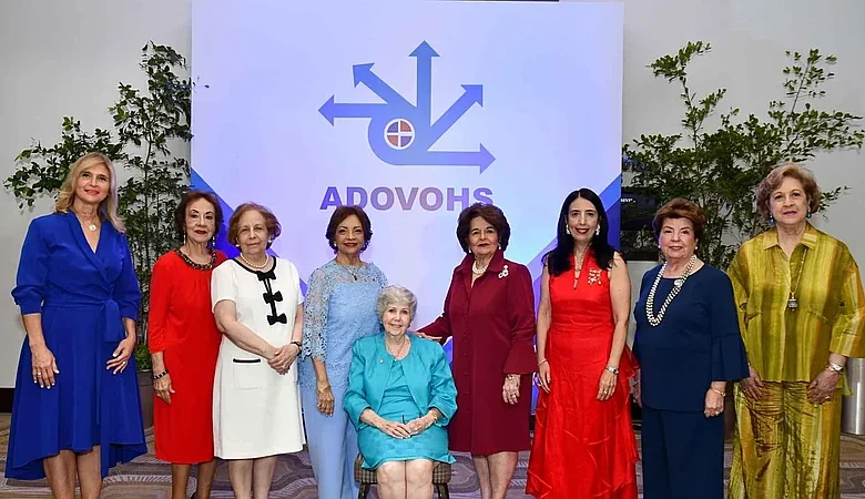ADOVOHS reconoce a damas voluntarias y lanza campaña de sábanas para hospitales