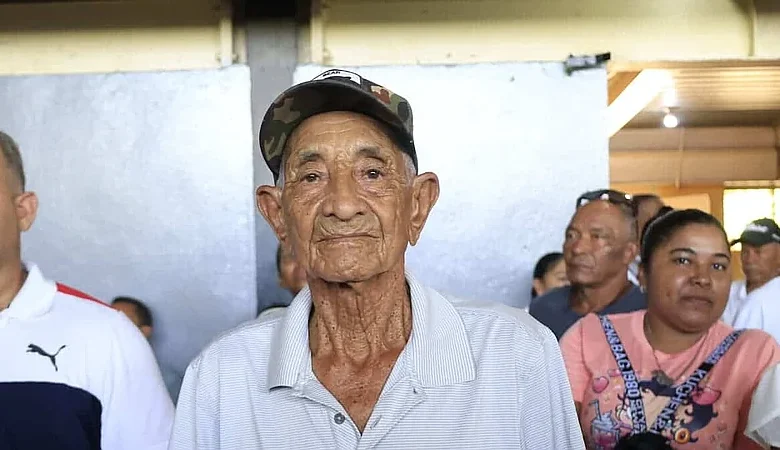 Gobierno entrega 1,500 títulos de propiedad en El Almirante II; beneficiarios ahorran 120 millones