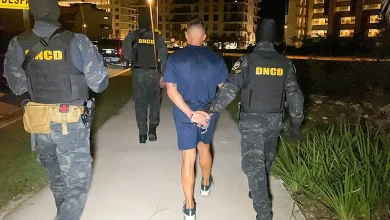 Detienen en Punta Cana a español pedido en extradición por narcotráfico; ocupan relojes de lujo, criptomonedas y un Mercedes Benz