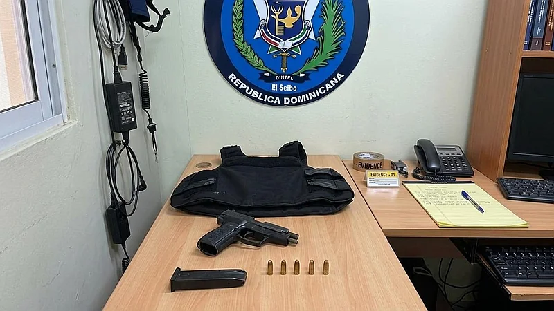 DINTEL y Policía Preventiva incautan pistola y chaleco antibalas en Santa Lucía, El Seibo