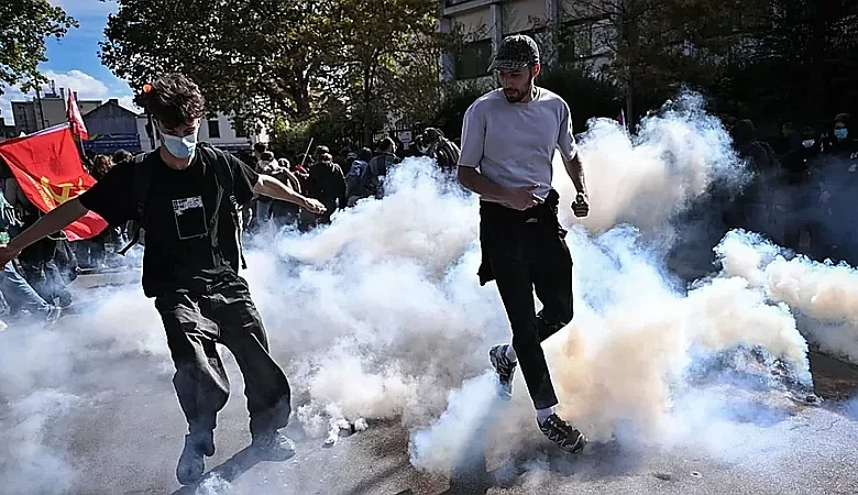 Gobierno francés busca frenar protesta estudiantil con diálogo y policía