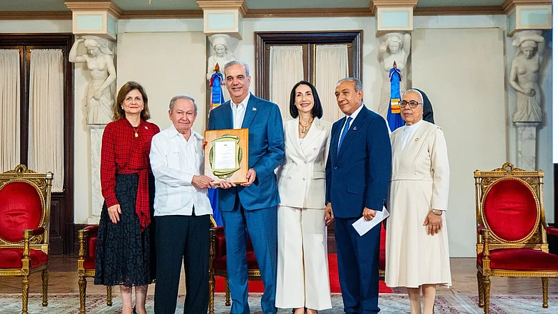 Ellis Pérez y sor Ciriaca Almonte reciben premios nacionales por su labor con los adultos mayores