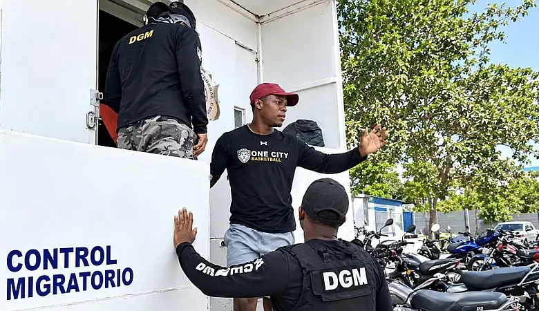 Dominicano se resiste a operativo migratorio: "No soy haitiano, es la segunda vez que me confunden"